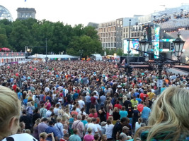 Rockkonzertfeeling vor der Hauptbühne